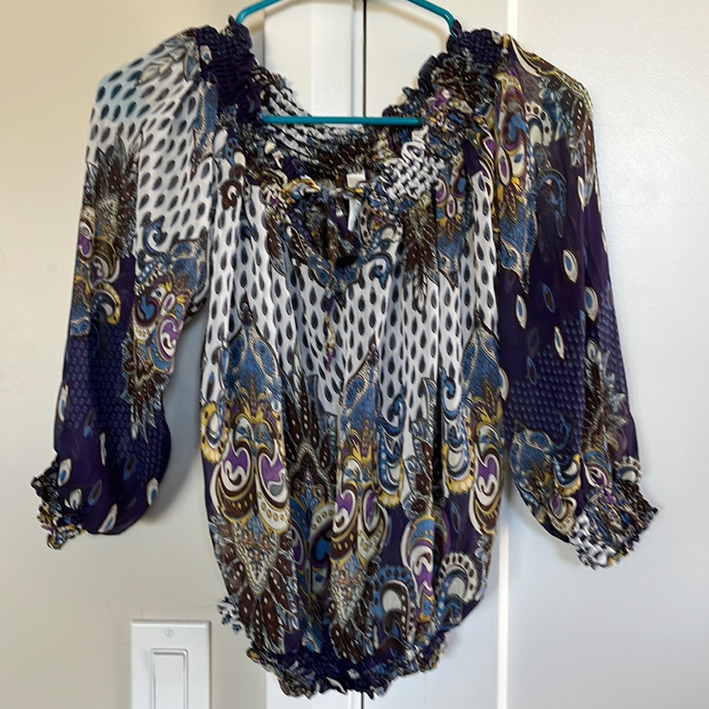 Tightrope elbow sleeve blouse.